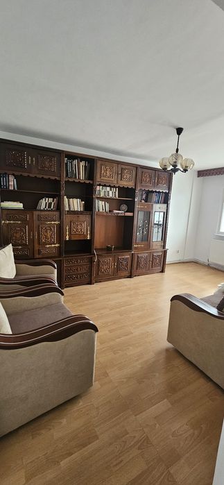 Inchiriez apartament