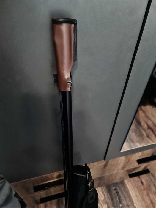 Стойка за оръжие, пушка за стена и автомобил за бързо вадене.