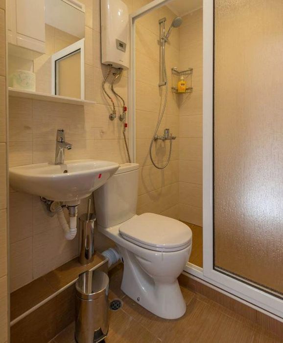 Дава се под наем Едностаен апартамент в Варна, Червен площад - 30 кв.м за 375 € - Снимка #3