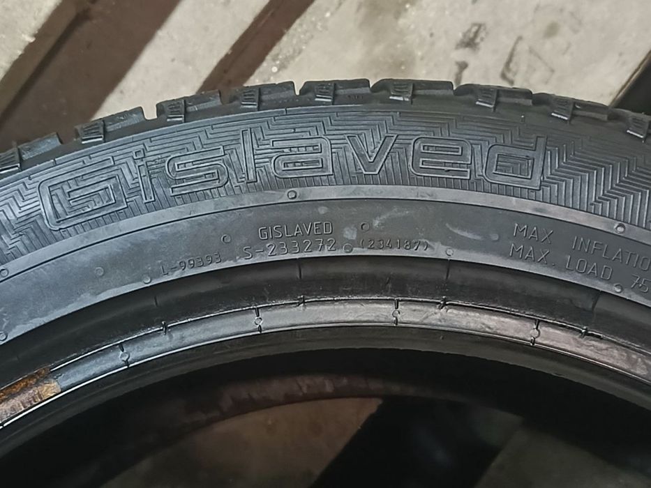235/45/18 пара зимних шин