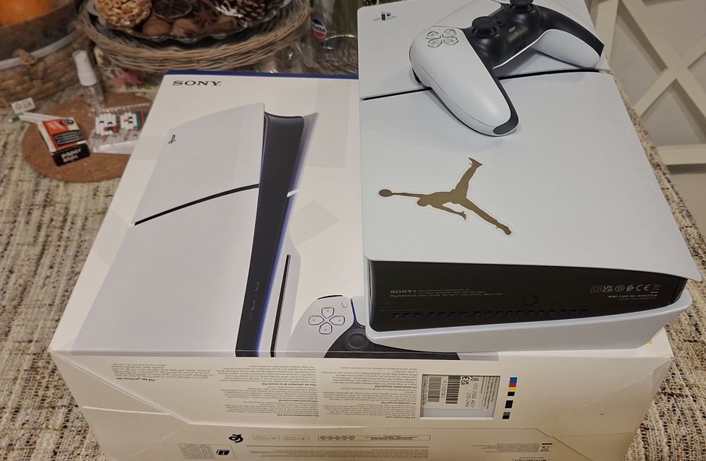 Vând PS 5 1TB+3 ani garanție