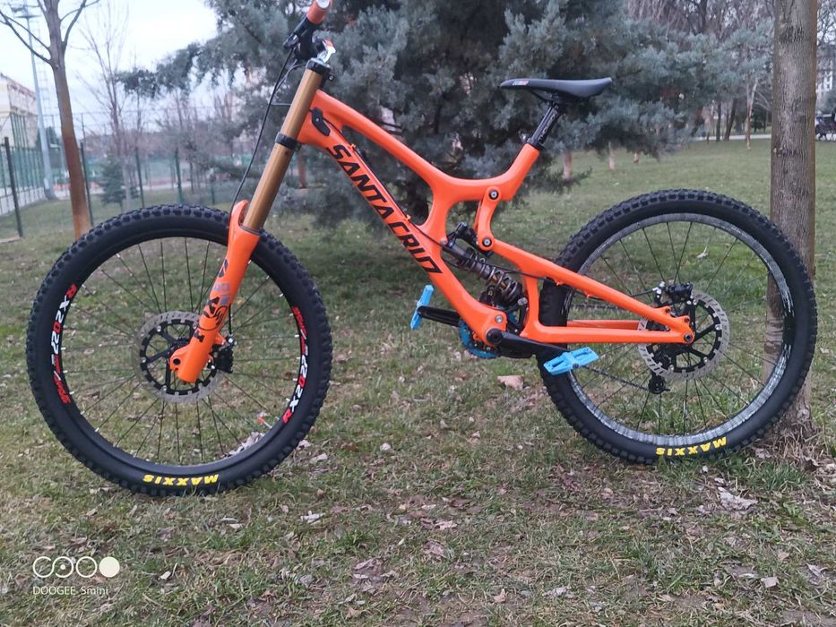 Santa Cruz V10- Carbon,Downhill,Dh,планинско колело,спусканес