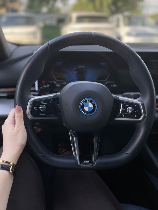 BMW I5 40L M- Sport 2025