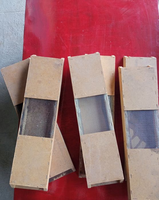 Асал ари яшиглари сотилади. 16 та рамкалик.