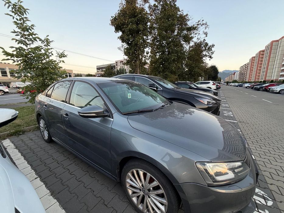 Vând masina jetta