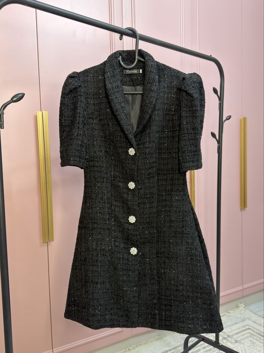 Черное платье, твидовое