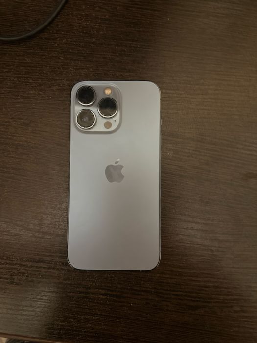 Продам айфон 13 про