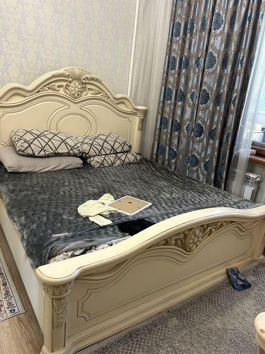 Спальный гарнитур