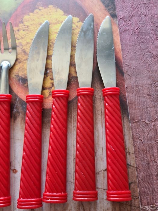 Комплект кана и чаши за пикник + прибори