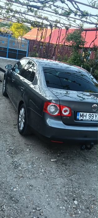 VOLKSWAGEN Jetta 2010 — imagine 4