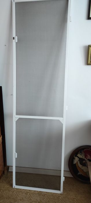 Plase insecte pentru uși