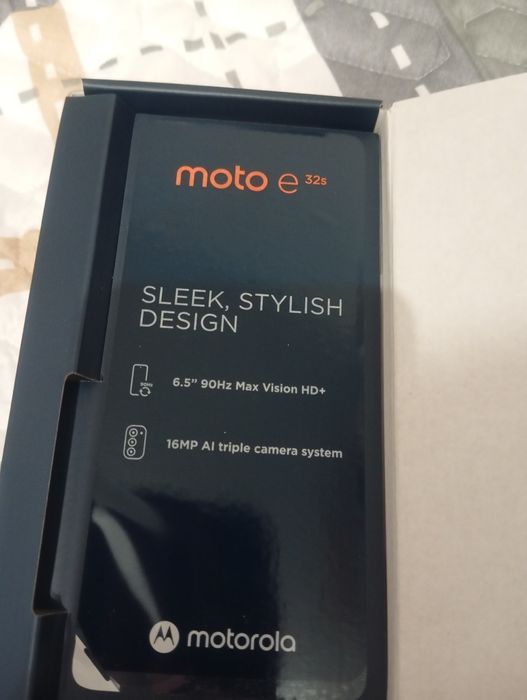 Смартфон Motorola E32s 4/64GB Misty Silver