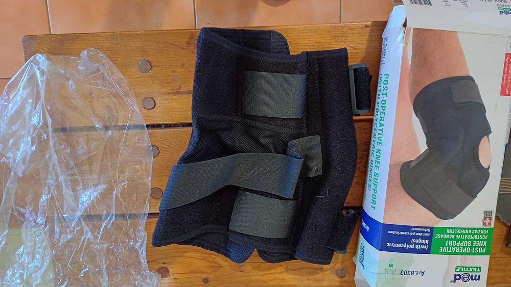 Genunchiera noua cu balama