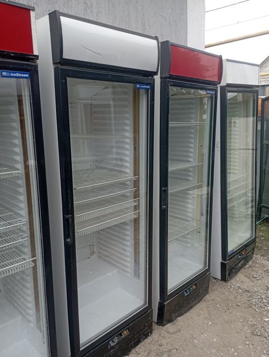 Холодильник витринный,для напитки