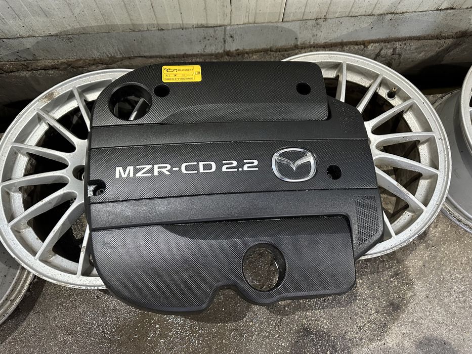 Капак двигател Мазда 6 2.2d след 2008г!