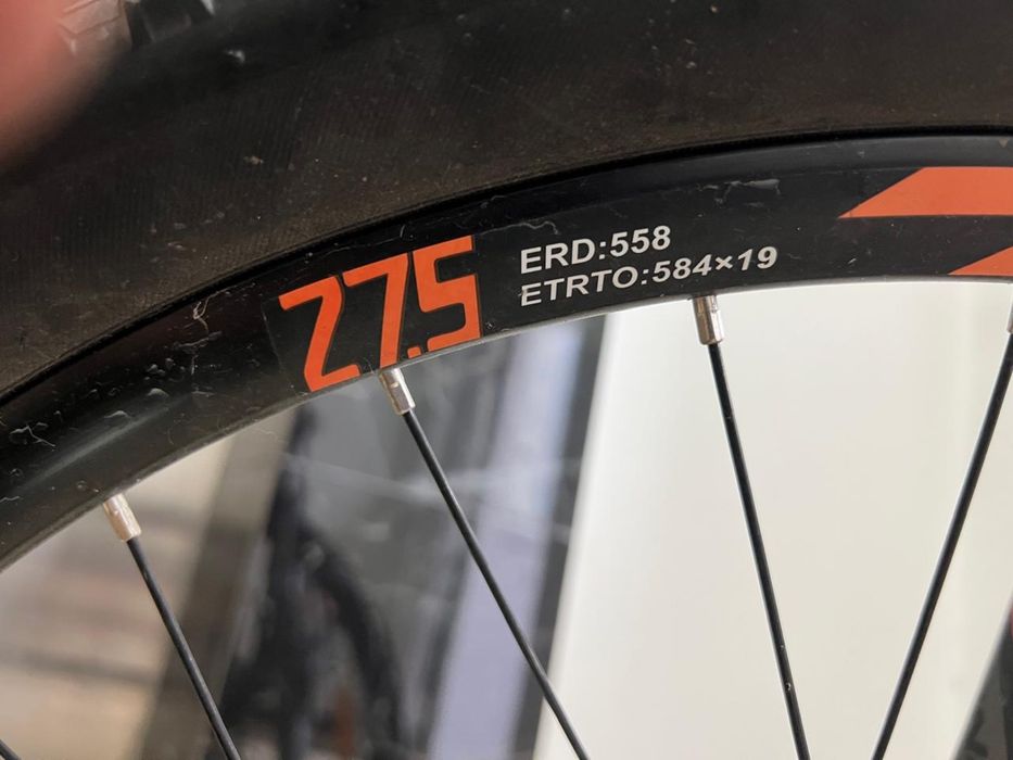 Велосипед GIANT 27,5