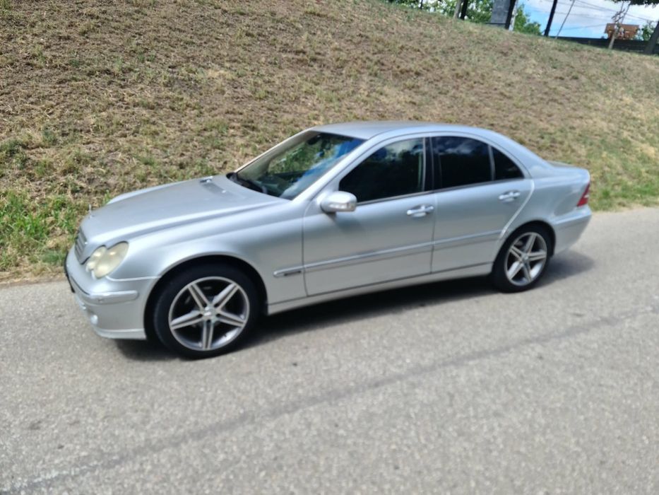 Mercedes Benz clasa C în perfecta stare de funcționare