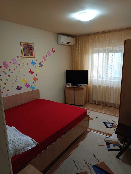 Proprietar | Închiriez 3 camere  – Bld. Unirii, Km 0 | Mobilat complet