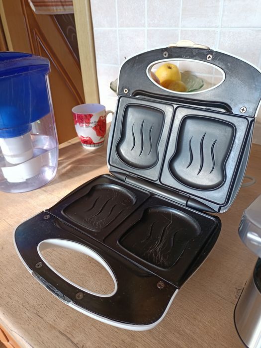 Продам сэндвичницу