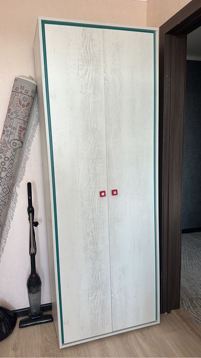 Продам шкаф для одежды