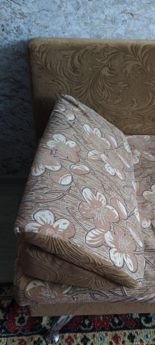 Продам Тахту в хорошем состоянии