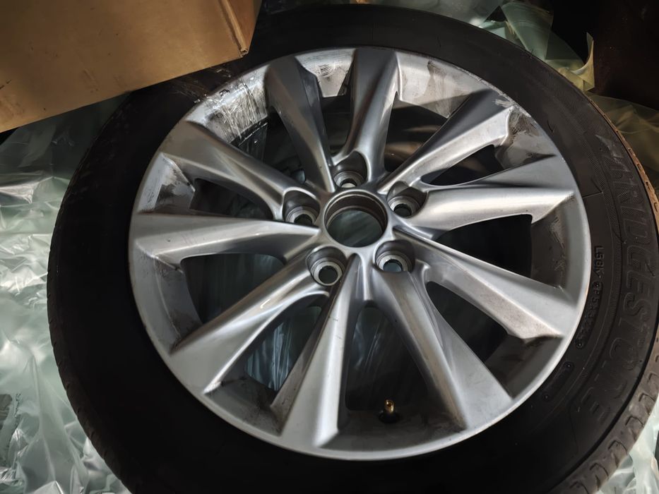 Vând 2 jante originale din aliaj pe 16 inch, provenite de pe o Toyota Corolla model 2026.
