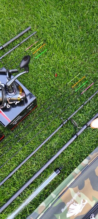 Set Feeder, 2 Lansete Sensitive 3,90m,2 Mulinete Glamour 5000,Suporți,Geanta, 2 Monturi+Matriță,Senzori,Fir