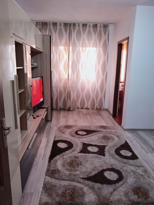 Închiriez garsonieră confort 1 strada Dumitru Gheata Nr 2 bl G2 etajul 2 apartament 7 pentru mai multe detalii sunați la Nr de telefon 0751555092