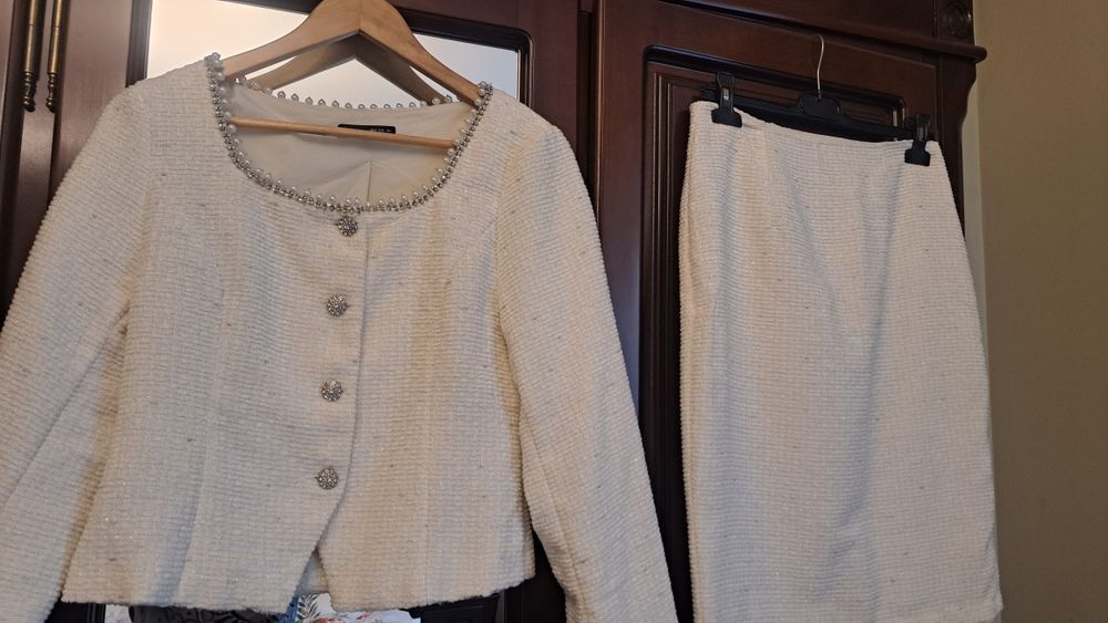 Costume  cu rochie si fusta