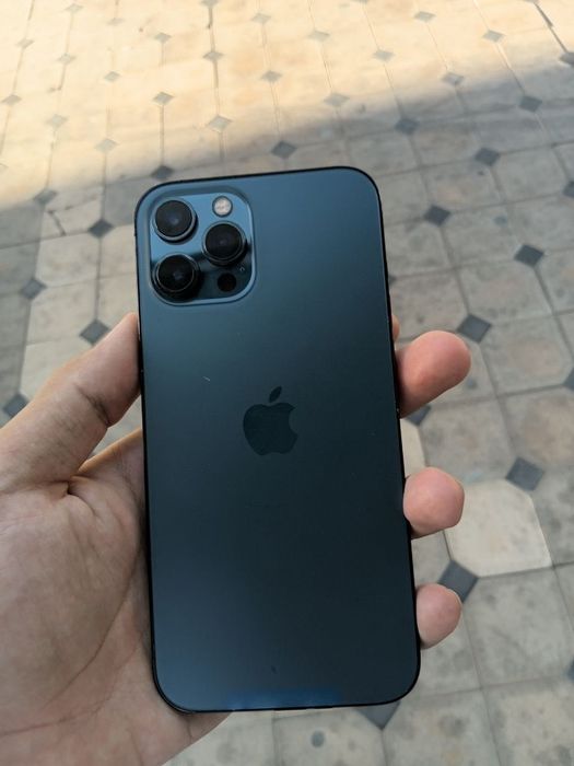 Iphone 12 pro amx idealni