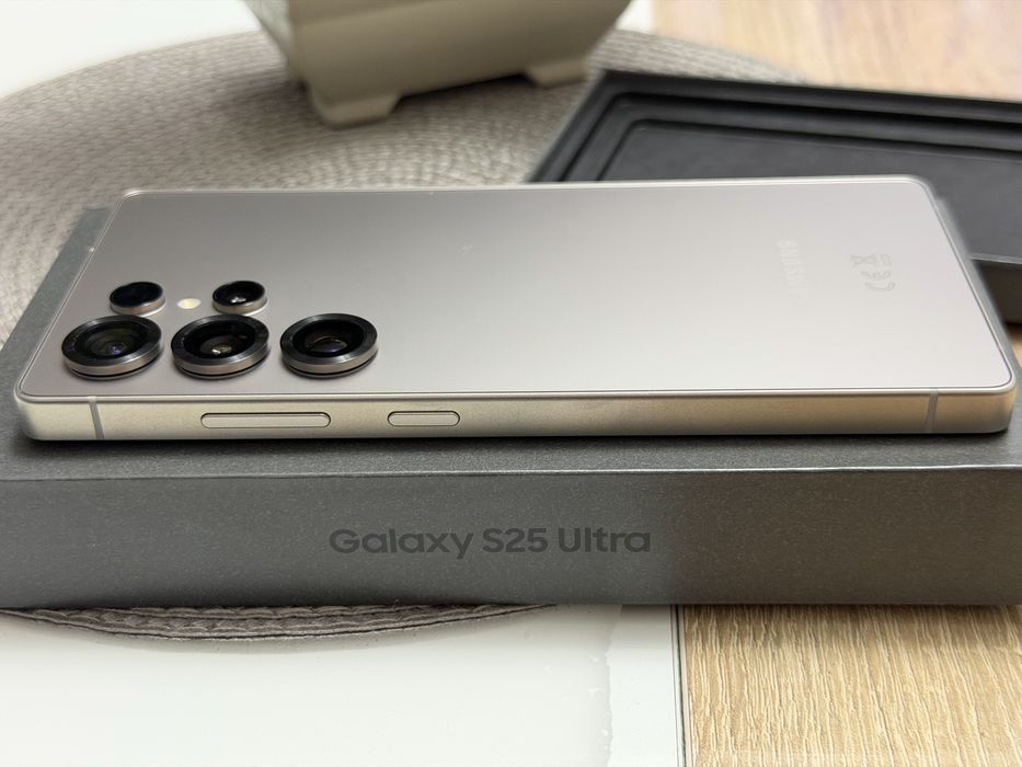 Samsung Galaxy S25 Ultra 5G 256GB Гаранция!