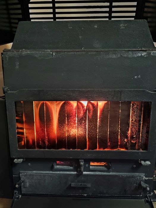 Камина на дърва за огрев