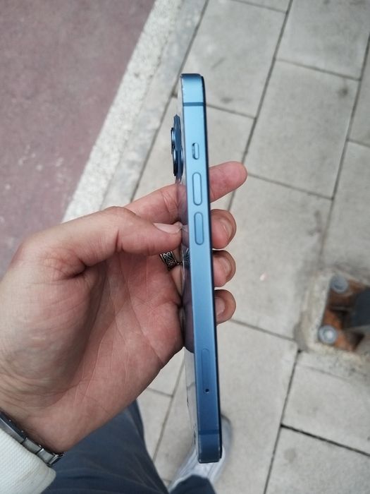 iPhone 13 / 128 GB