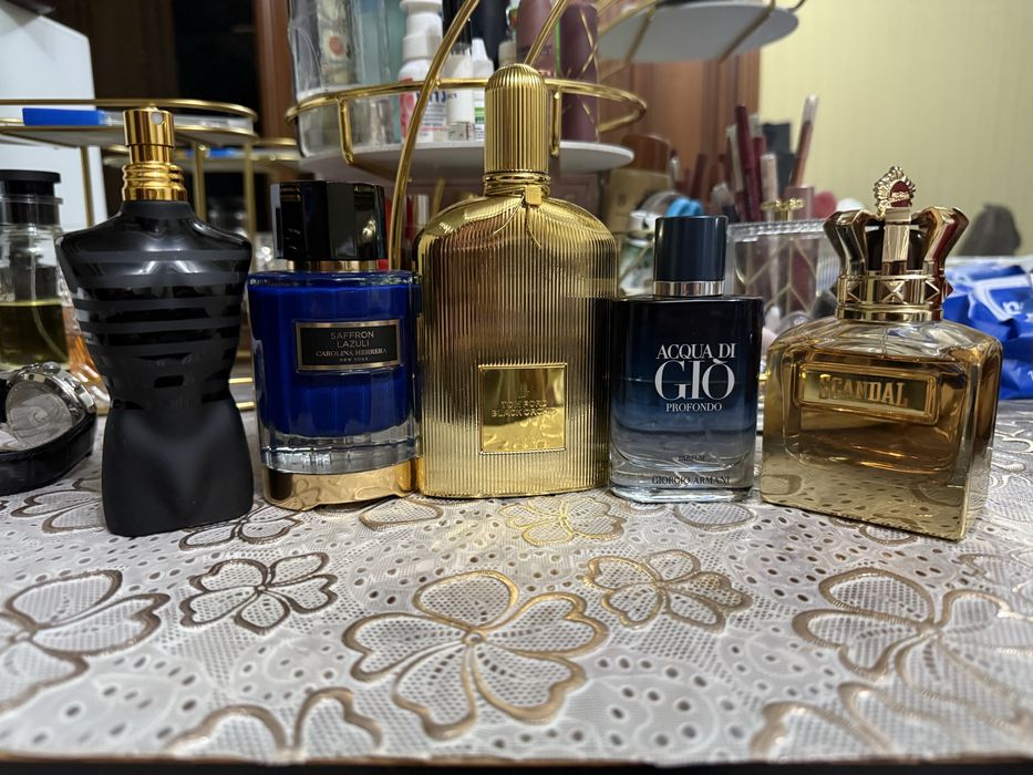 Saffron Lazuli Carolina herrera