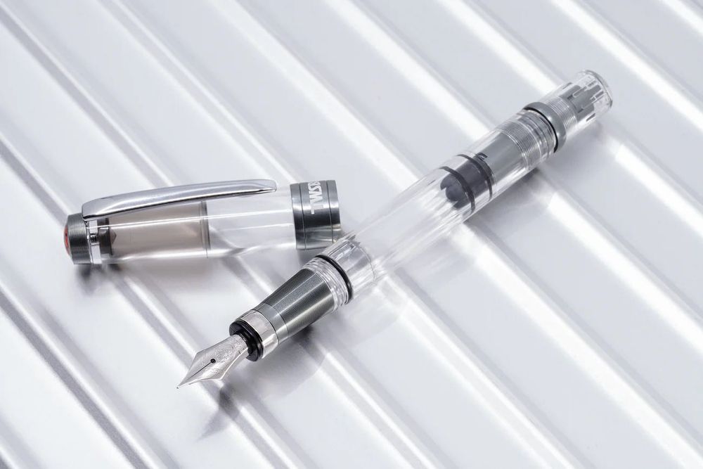 Stilou TWSBI Diamond 580 Nickel Gray cu penita M