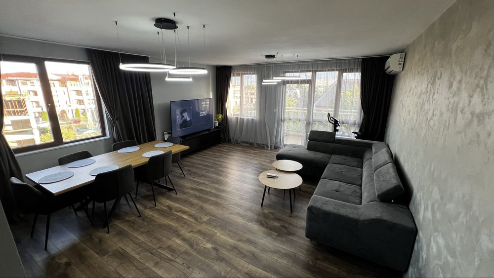 Тристаен обзаведен с паркомясто в Остромила