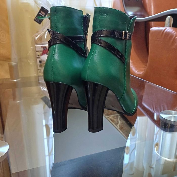 Botine din piele naturala