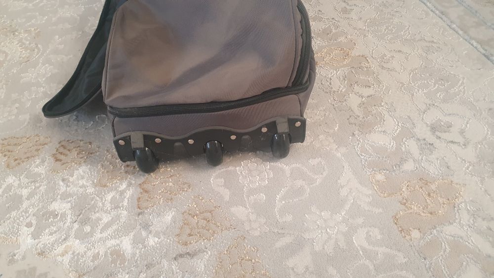 Роликовый сумка продаётся