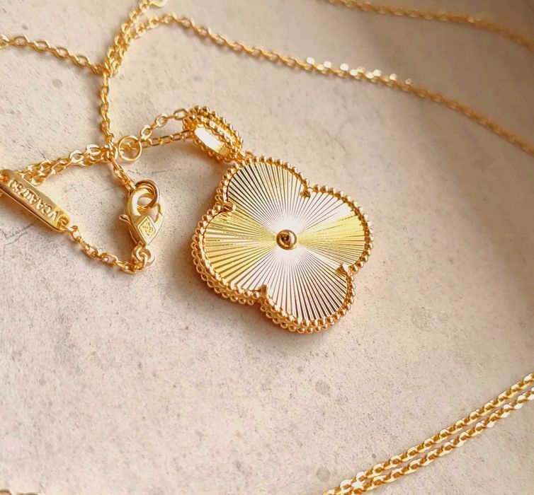 Дамско колие с голяма златна детелина - Van Cleef & Arpels VCA