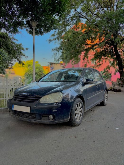VOLKSWAGEN Golf 2005