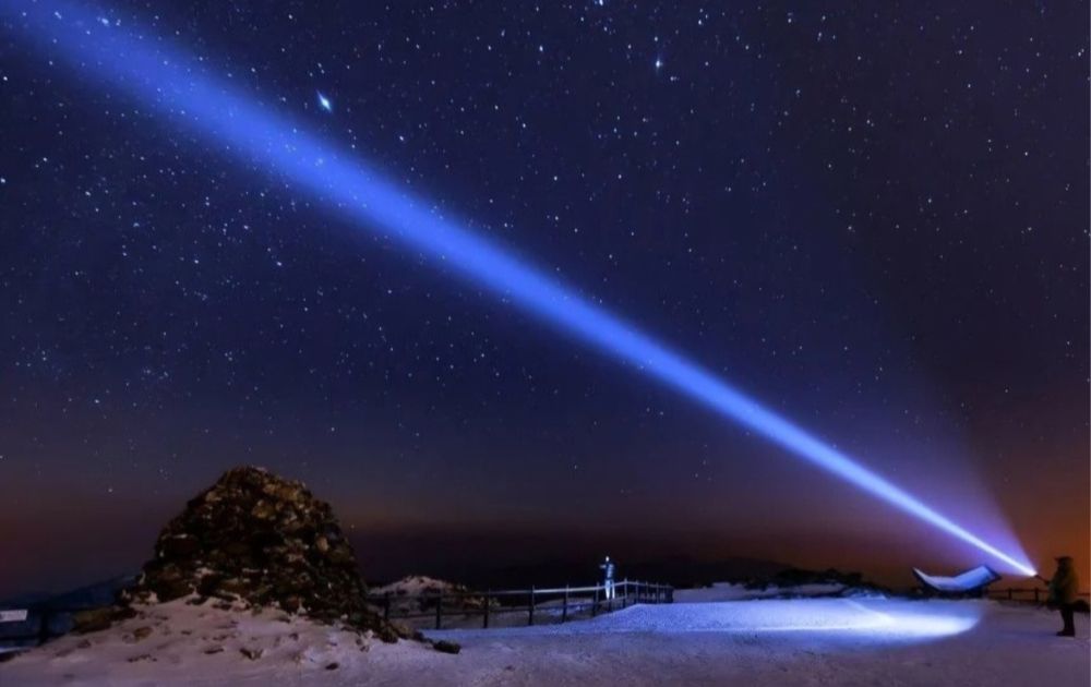 Мощный электрофонарь-прожектор