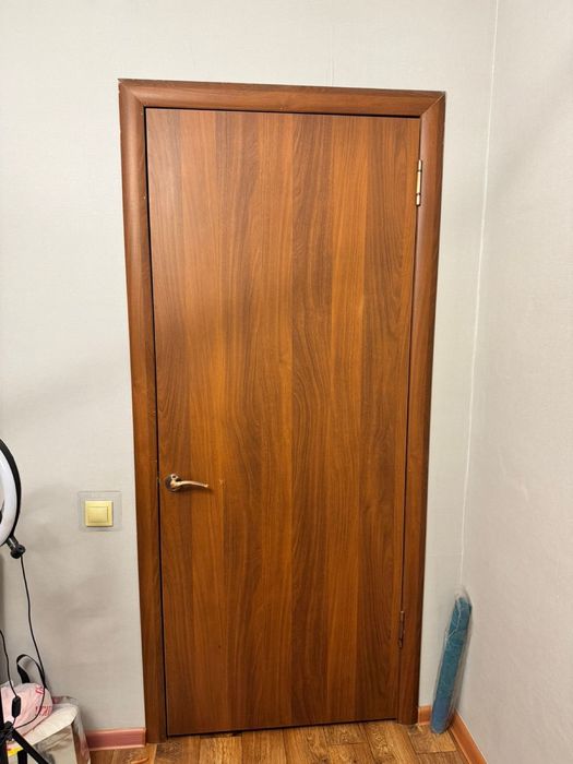 Продам двери б/у