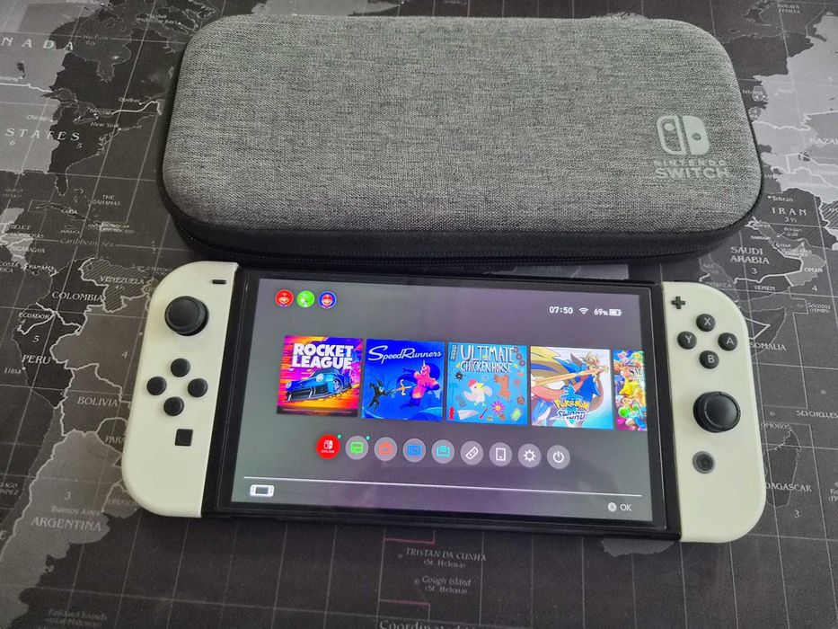 Nintendo Switch OLED White (Impecabilă) + Husă Cadou