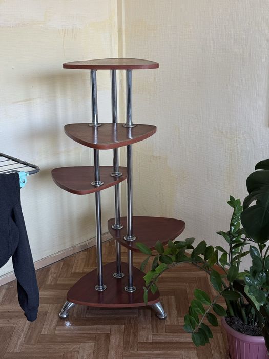 Продам полки под цветы по 7000