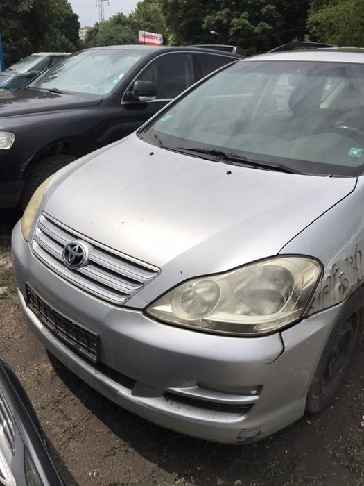 Тойота Авенсис версо на части