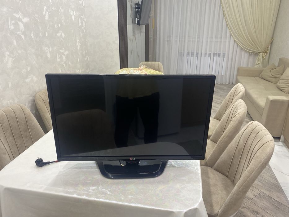LG телевизор  хороший состояние