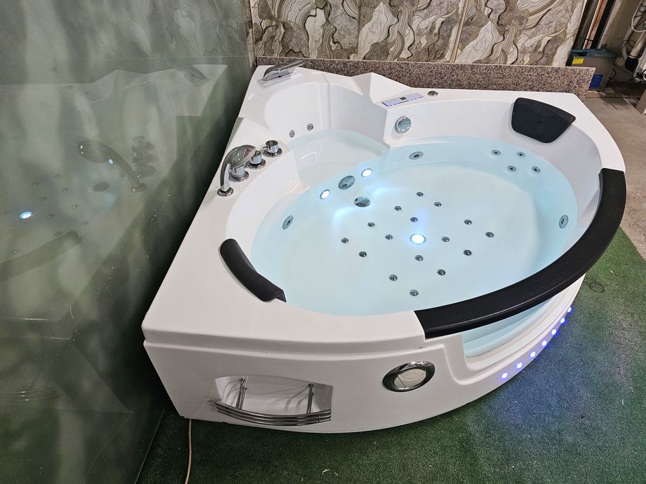 Джакузи - Хидромасажна Вана за Двама с Подгрев до 45°  1.51х1.51