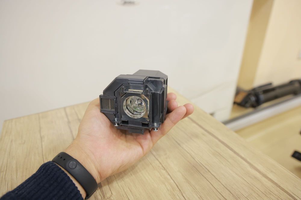 Оригинальная лампа Epson ELPLP96 / ELPLP97 — подходит к EH-TW650 и др.