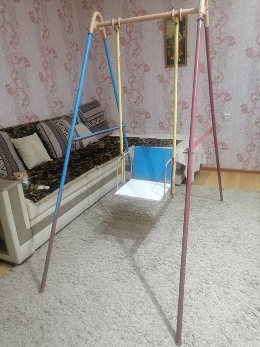 Качели детские .