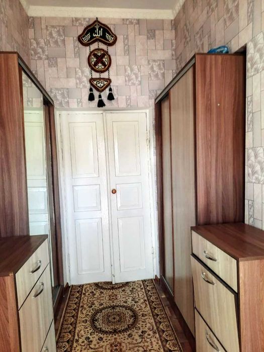 Продаю дом,  4 комнаты, в центре